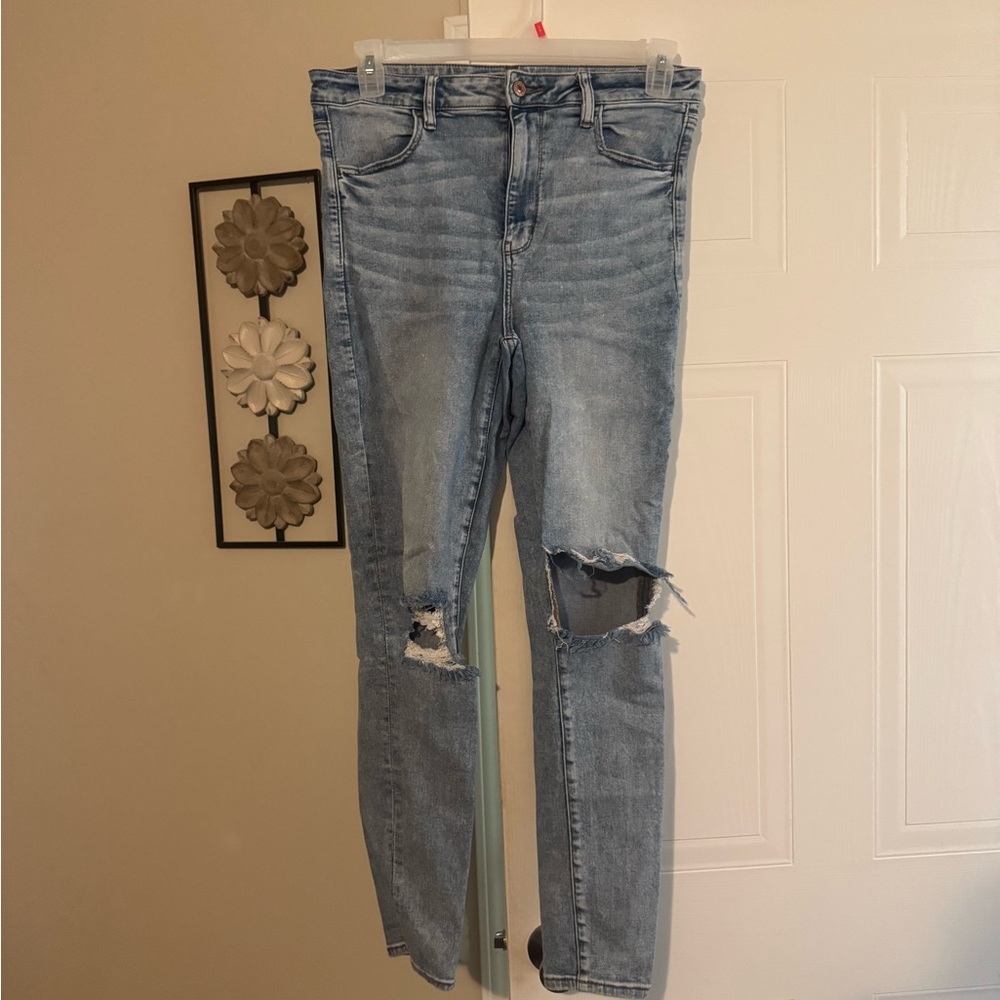American Eagle Outfitters Light Blue Distressed Skinny Jeans